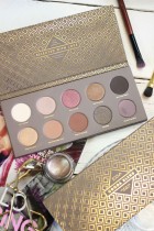 zoeva-cocoa-blend-palette-1
